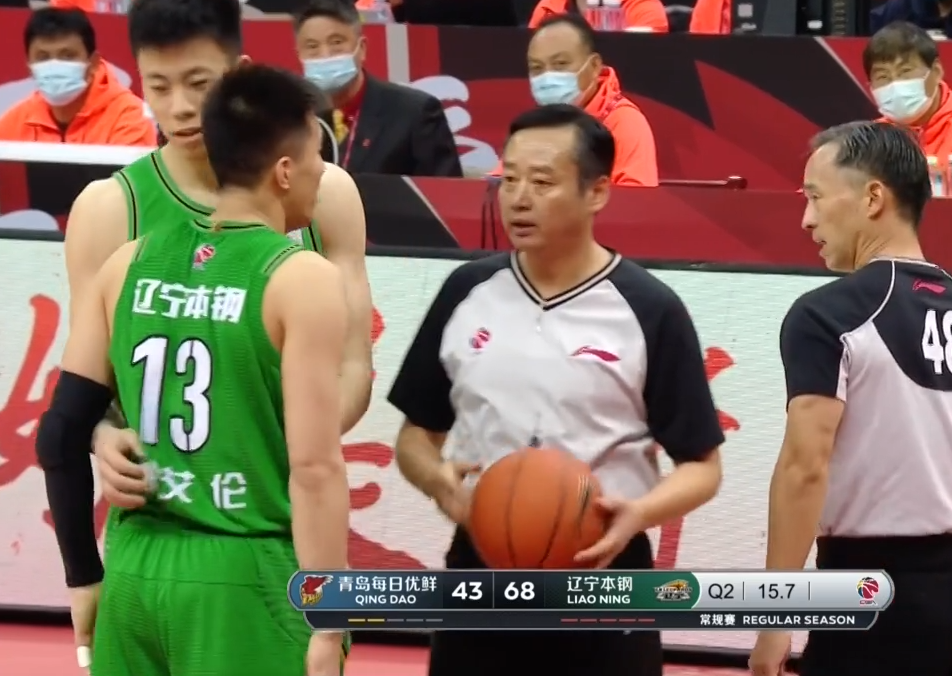 一竞技-燕山雄鲨队守住胜果滇池山猫队,冰球淘汰赛上演裁判判罚引热议!轮换效果显现的简单介绍