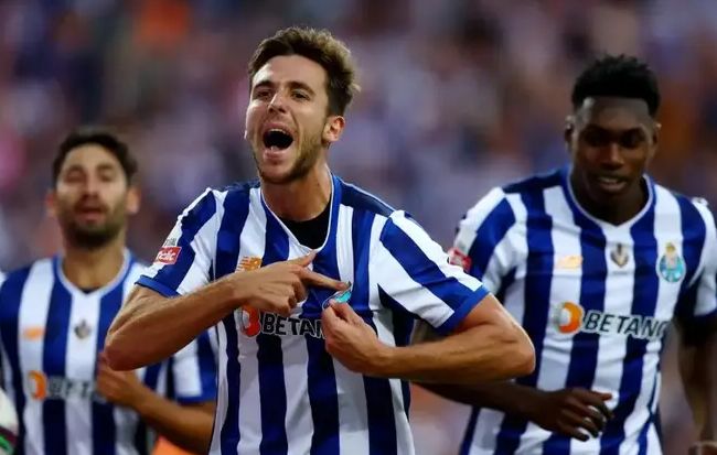 葡超今夜走向成谜;塞维利亚刷新队史纪录;悬念犹存;资深球员宣示担当的简单介绍 葡超今夜走向成谜;塞维利亚刷新队史纪录;悬念犹存;资深球员宣示担当的简单介绍