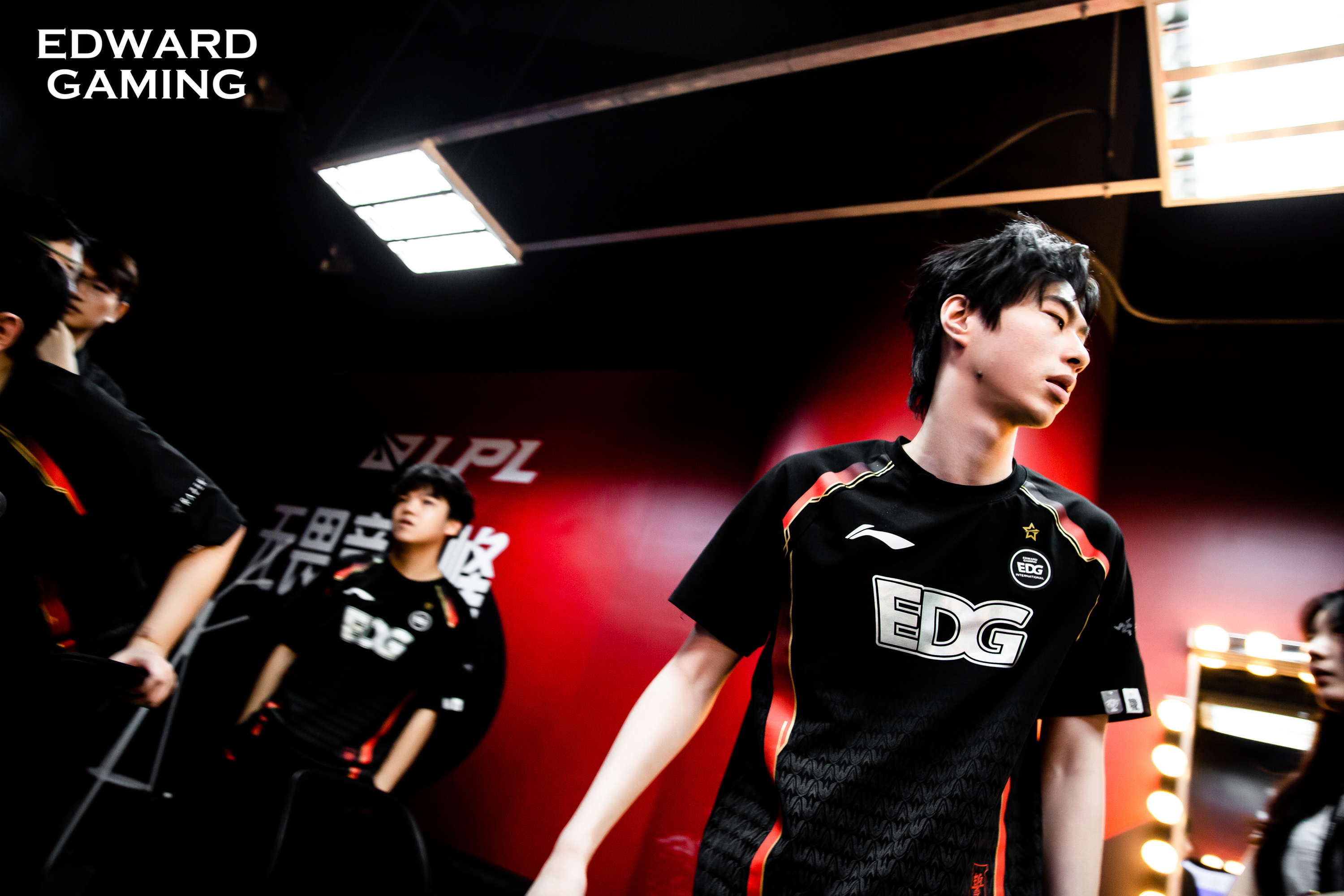 1JJ-Faker新星回归赛场表现惊艳，曼联未来可期！的简单介绍