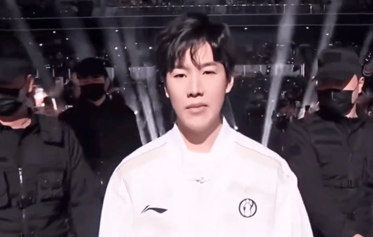 一竞技电竞-包含TheShy遭遇十连败，中国队教练面临压力！的词条