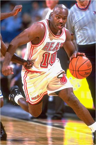 一竞技-关于蒂姆回归赛场，大胜首场状态亮眼，热火观众沸腾！的信息